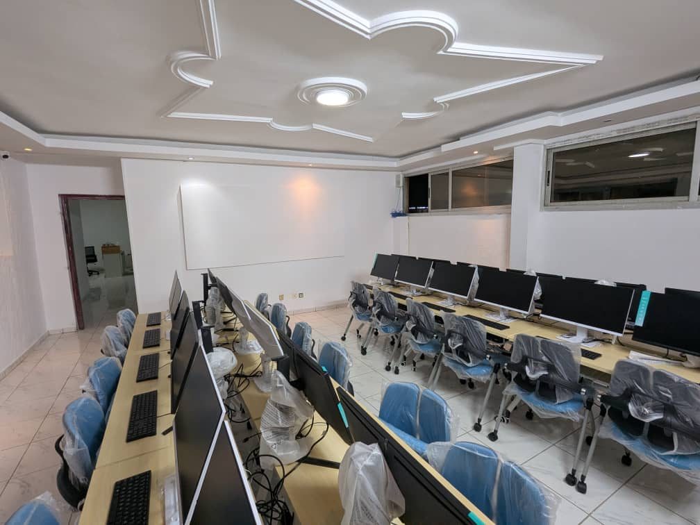 Salle Business & Finance